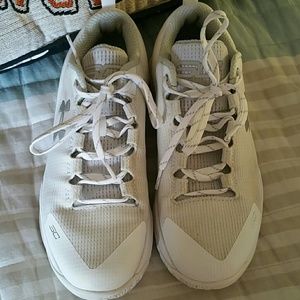 Sz 6 SC under armor curry low 2